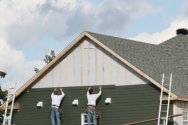 Professional Emergency Siding Repair technician working in Gladstone, NJ